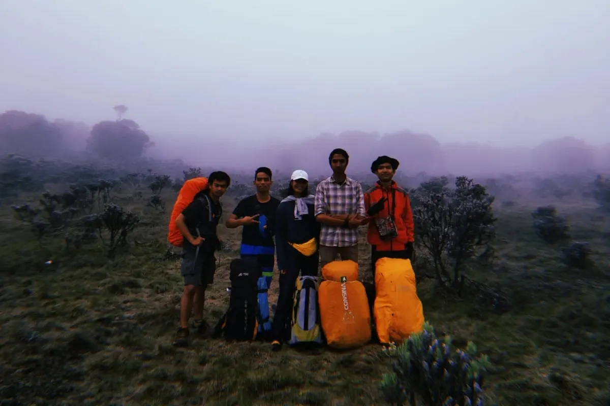 pendakian gunung gede via putri