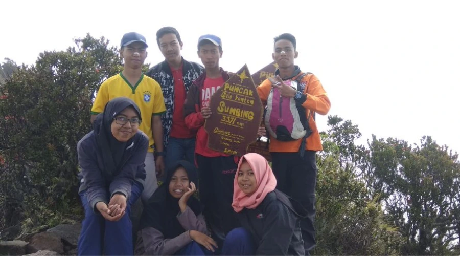 puncak gunung sumbing