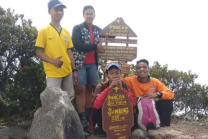 puncak gunung sumbing