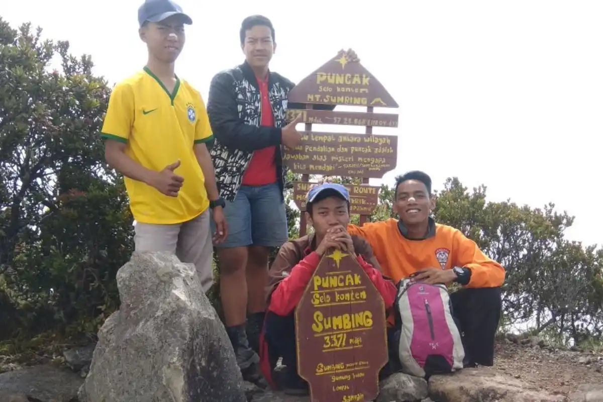 puncak gunung sumbing