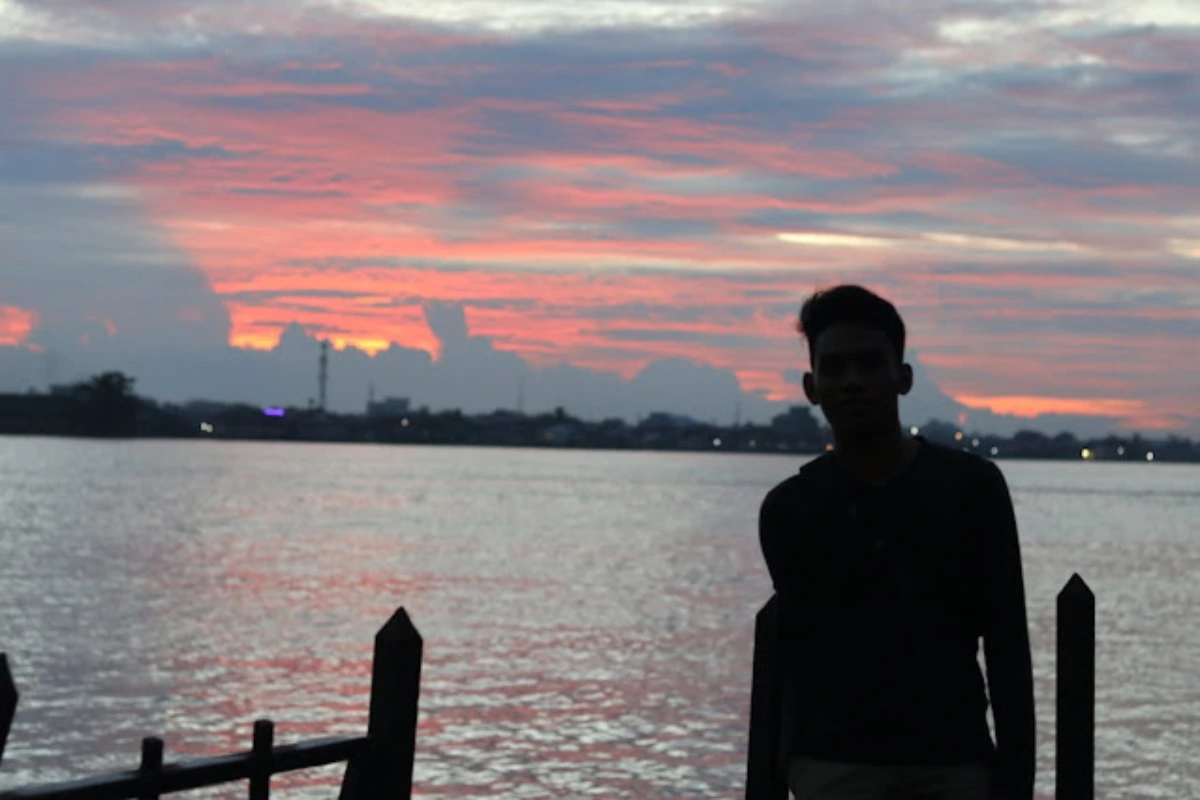 Sunset di Tugu Kathulistiwa