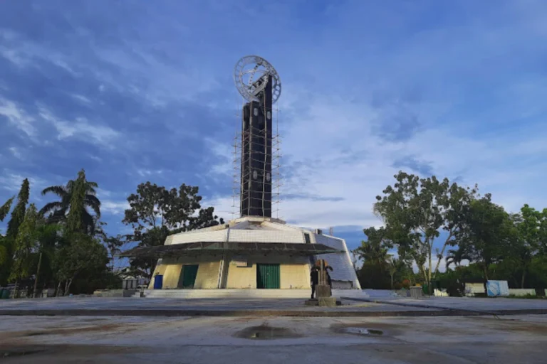 Tugu Khatulistiwa
