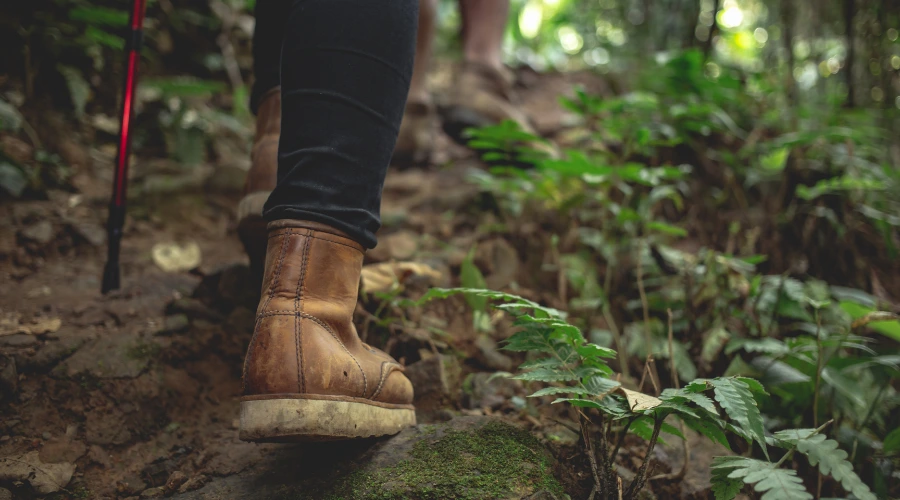 Cara Memilih Sepatu Gunung yang Benar