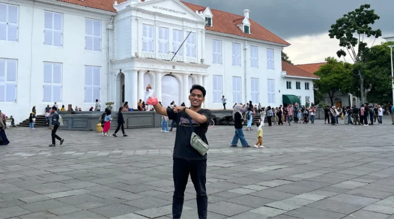 Tips Travelling Hemat Ala Pekerja Kantoran