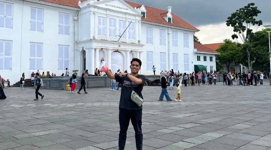 Tips Travelling Hemat Ala Pekerja Kantoran