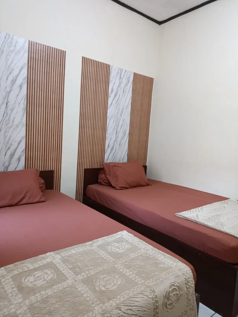 Istirahat di Kamar yang Nyaman