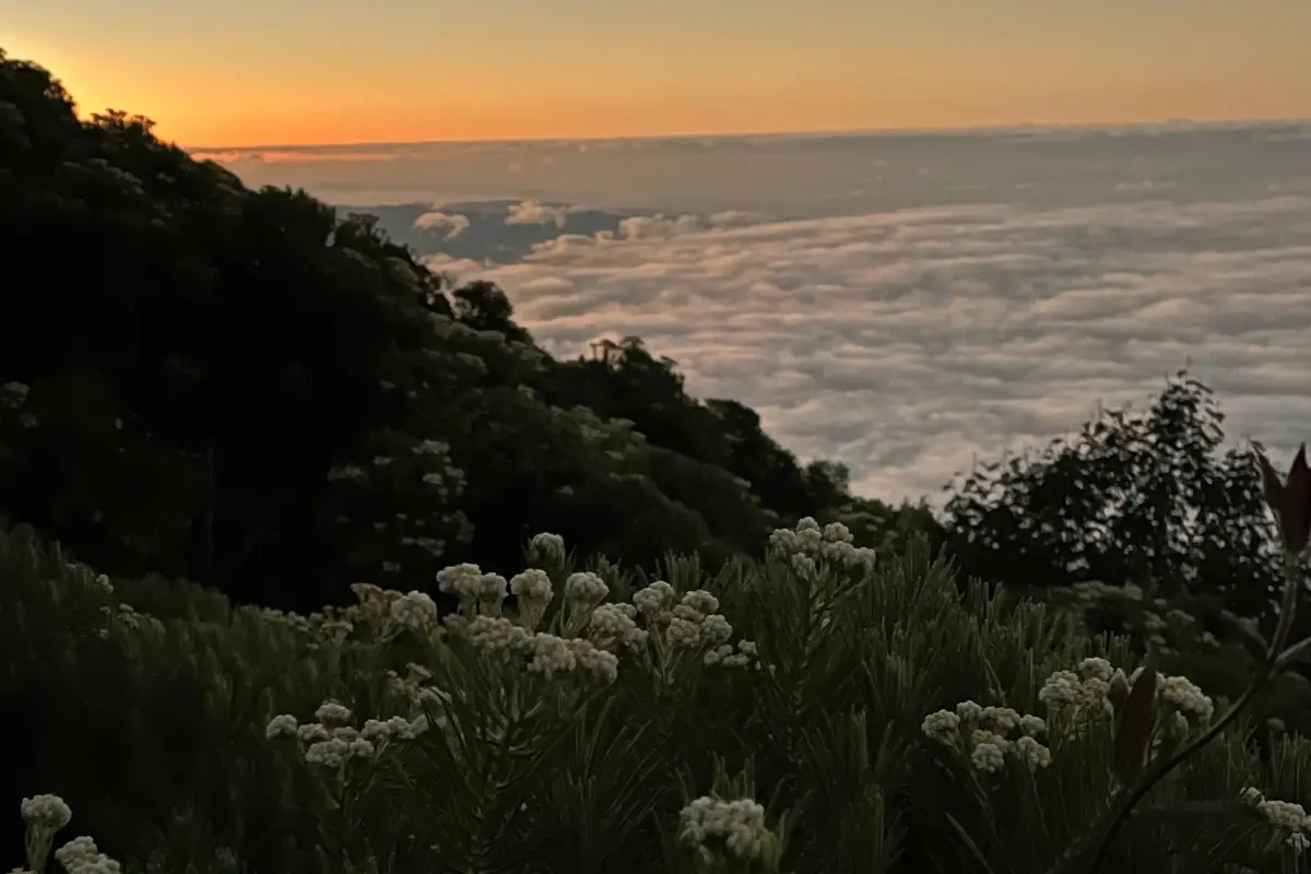 sunrise gunung ciremai via apuy