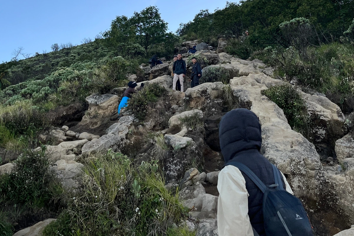 jalur menuju puncak ciremai