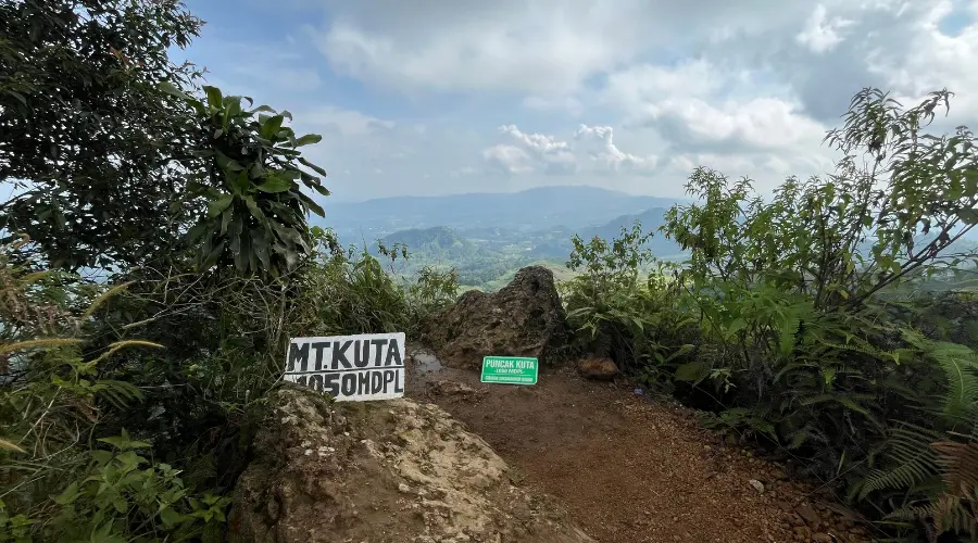 jalur pendakian gunung kuta 5