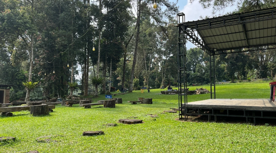 area cafe di bawah langit selabintana