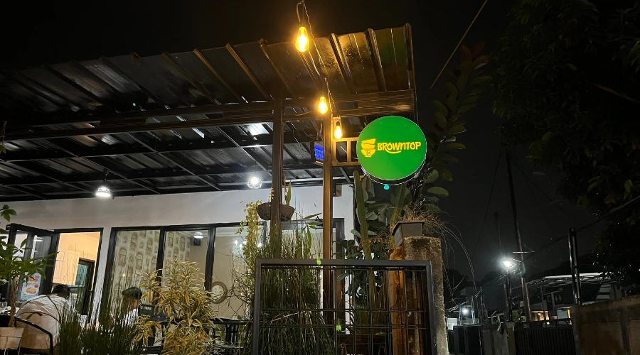 brown top cafe