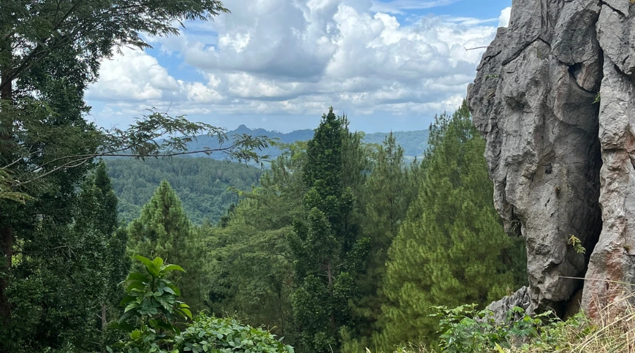 Karang Gemantung Stone Park