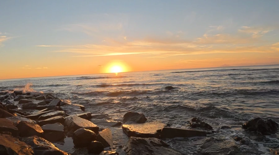 pantai bodur tanjung lesung