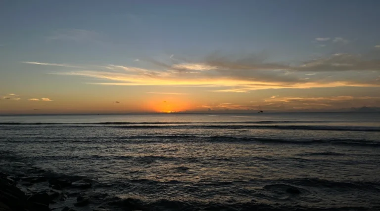 sunset di pantai tanjung lesung