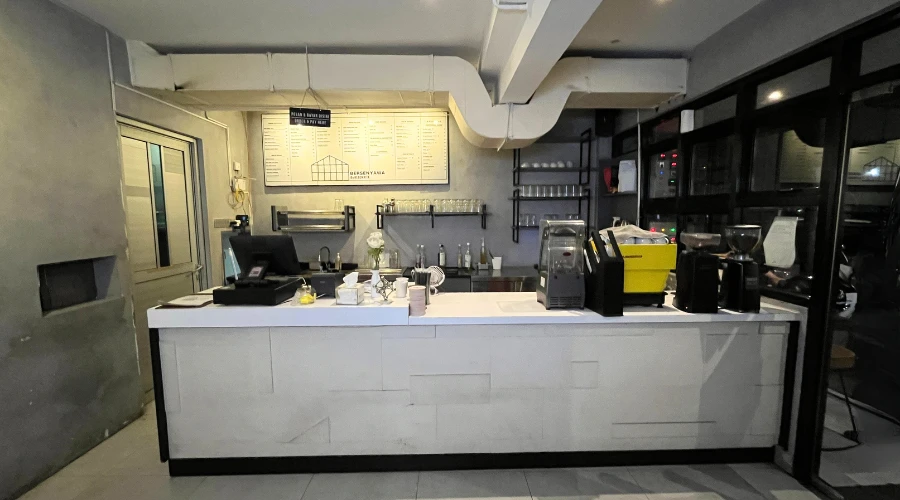 Area Bar Bersenyawa Cafe