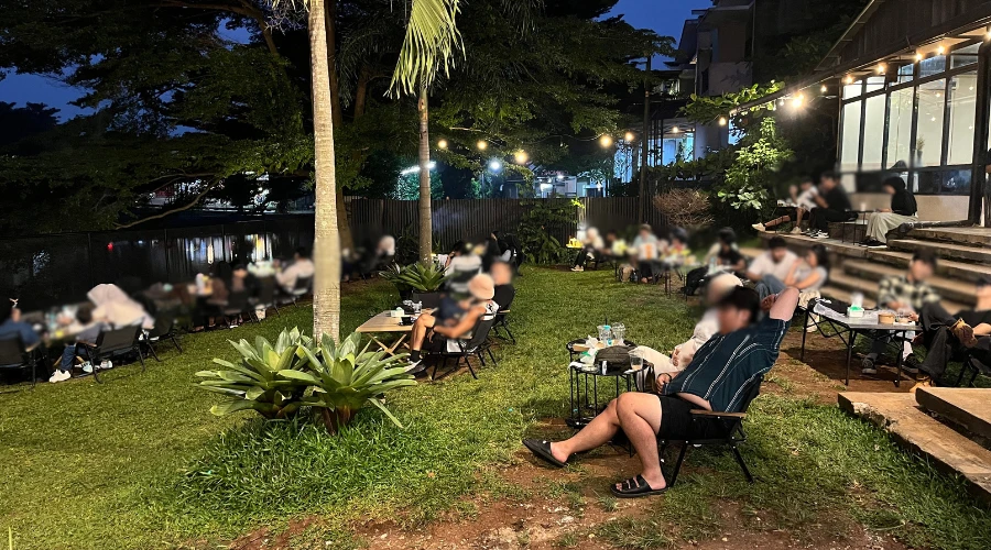 Area outdoor Nuansa Cafe
