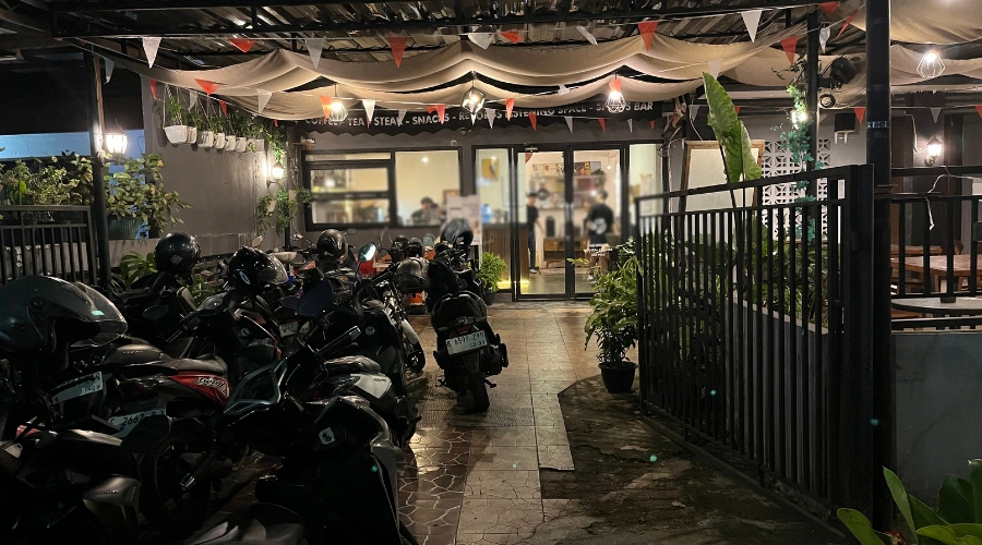 Tampak Depan Aksara Coffee